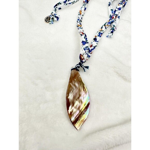 NEW Free People Ariana Ost The Era Strand Necklace Shell Pendant Bohemian Beach - Picture 2 of 6